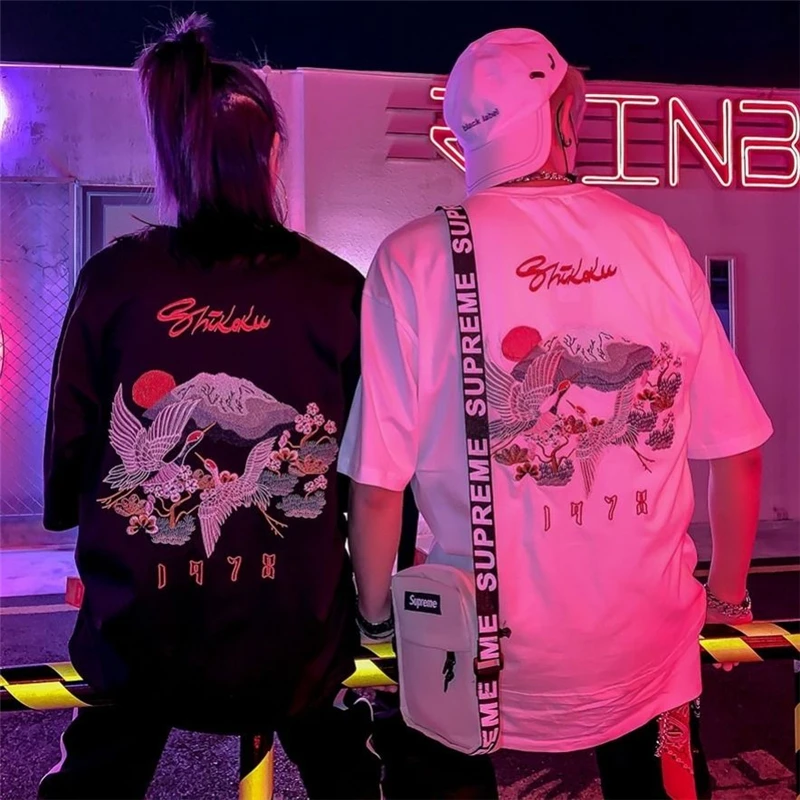 

streetwear 2020 New Summer Chinese Style Embroidery For Couples short Sleeves T-shirt Loose Harajuku Style Short-sleeved T-shirt