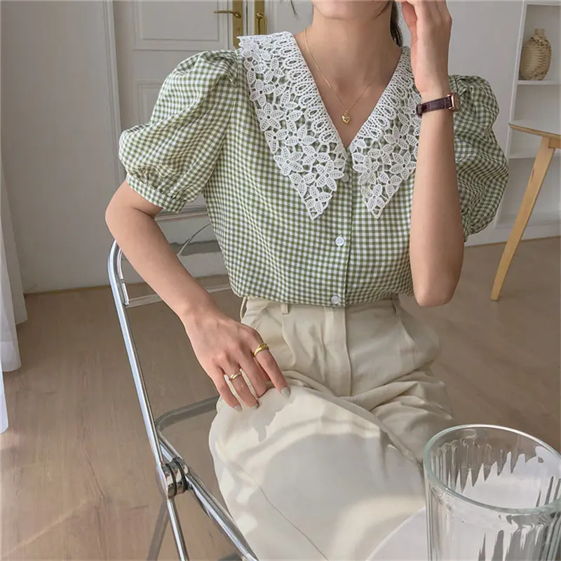 

Women Shirt Hot Peter Pan Collar Plaid Patchwork Lace Thin Chic Sweet New Women Plus Summer Puff Sleeves All Match Loose Shirts