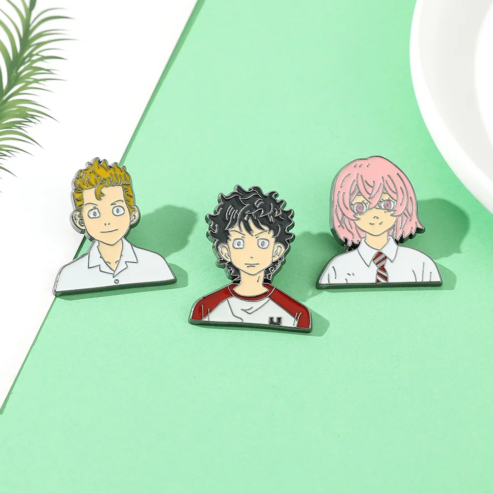 

Tokyo Revengers Women's Brooches on Clothes Hanagaki Takemichi Anime Badges Accessories Tachibana Hinata Manga Jewelry Men Gift