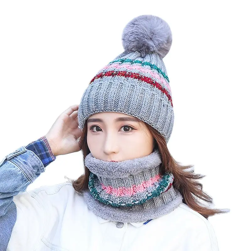 Женская вязаная шапка из двух частей шерстяная в полоску с воротником и рукавами