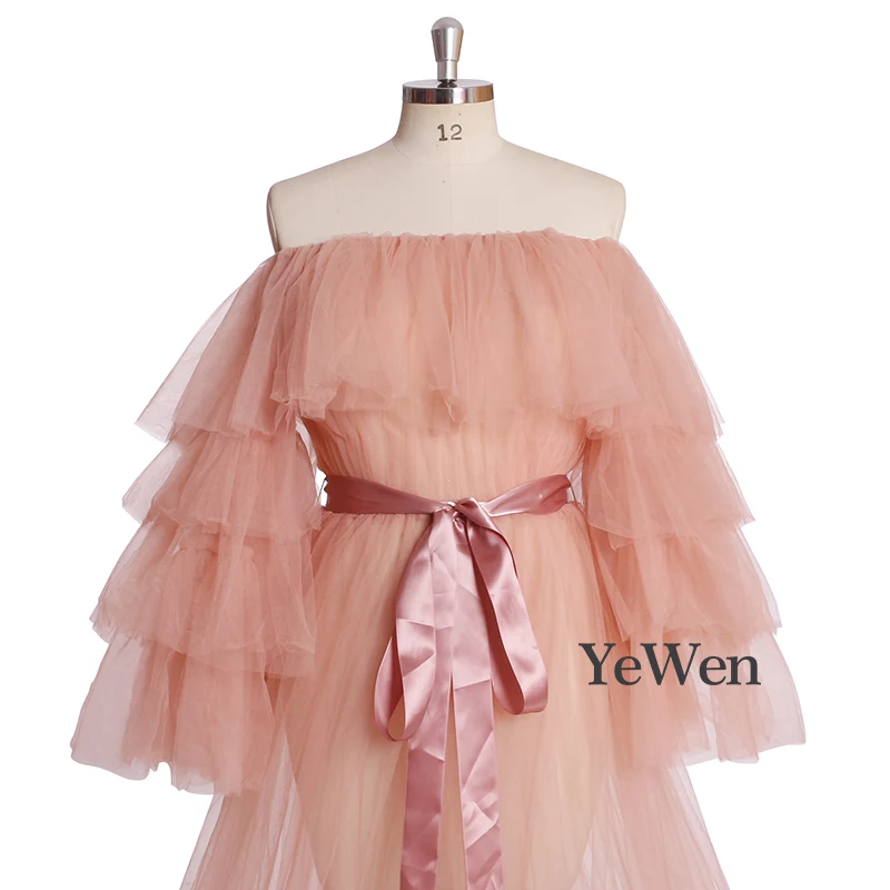 Розовые вечерние платья длинные женские с открытыми плечами из тюля для