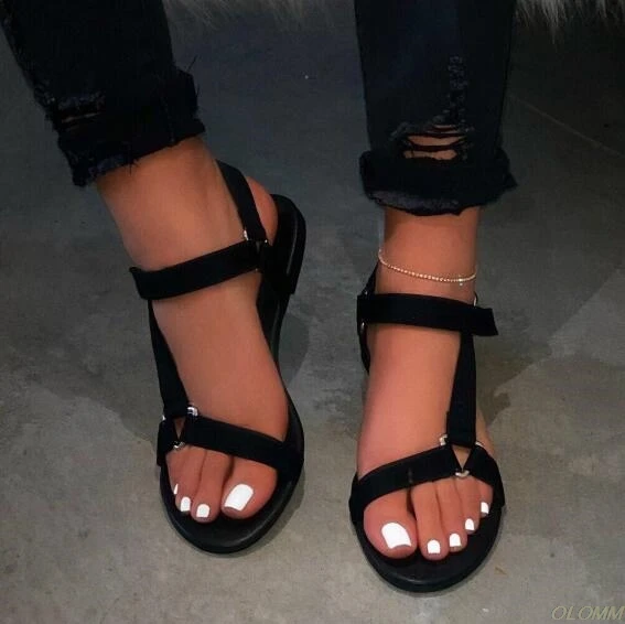 

Spring/summer new 2020 new flip flop women cross strap fashion wild beach shoes outdoor trend women still flat sandals ms