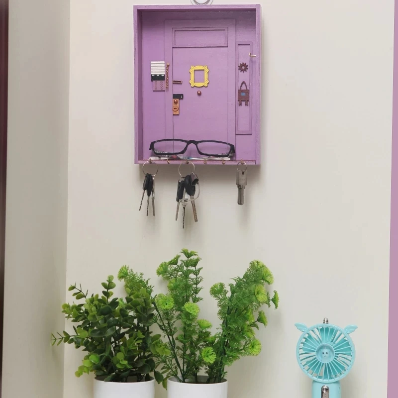 LLavero de Monica's Door Friend para decoraci&oacute;n del hogar, decoraci&oacute;n de pared hecha a mano, llaveros de Perk Central, caja p&uacute;rpura Vintage-0