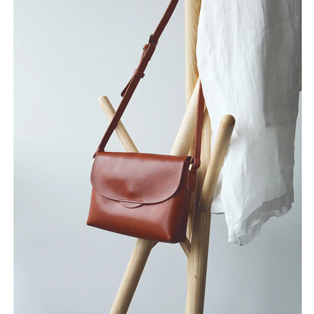 

Top leather handbags 2021 new leather small shoulder bag mini art small bags