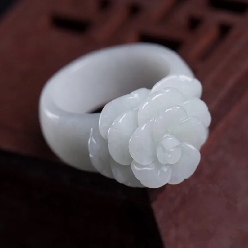 

DROP SHIPPING HOT SELL NATURAL GREEN JADEITE RINGS HAND-CARVED JADEITE JADES WOMEN FASHION ROSE FLOWER FINGER RING JEWELRY