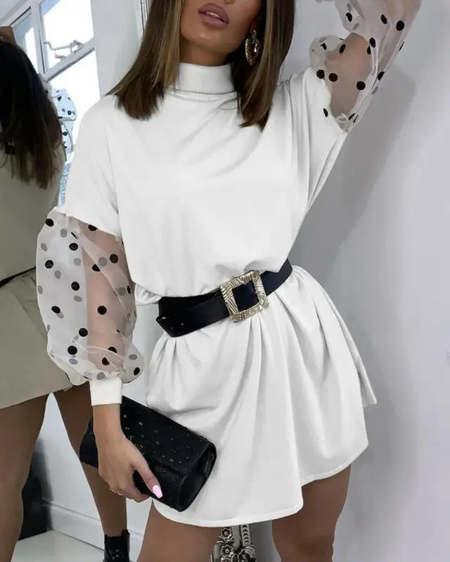 Женское платье в горошек с длинным пышным рукавом облегающее короткое