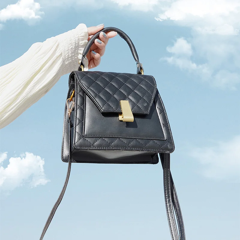 

Net Red Small Bag Female Spring and Summer New Fashion Versatile Portable Small Square Bag Lingge Single Shoulder Messenger Bag