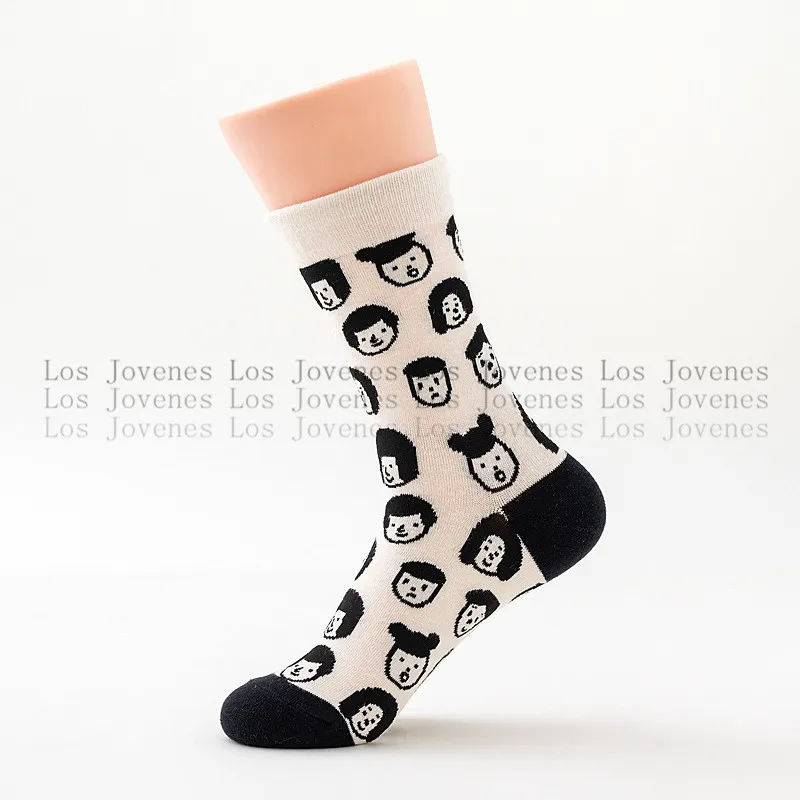 Black white Теплые забавные носки с героями мультфильмов; милые короткие белые зимние женские хлопковые женские носки; креативные корейские носки - Цвет: Black white