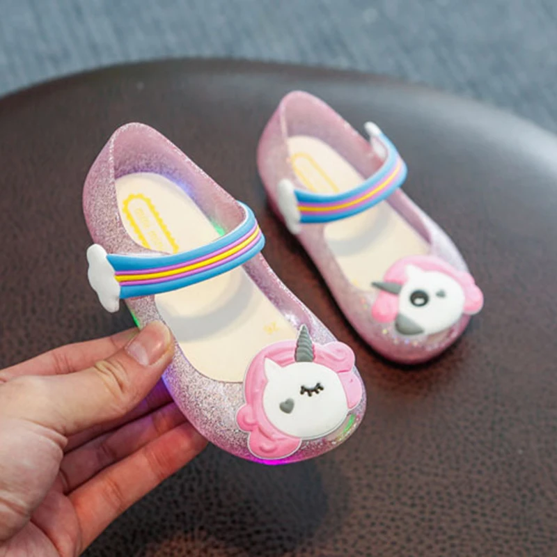 Обувь для малышей с единорогом Тапочки Детские сандалии Светодиодный мигающий