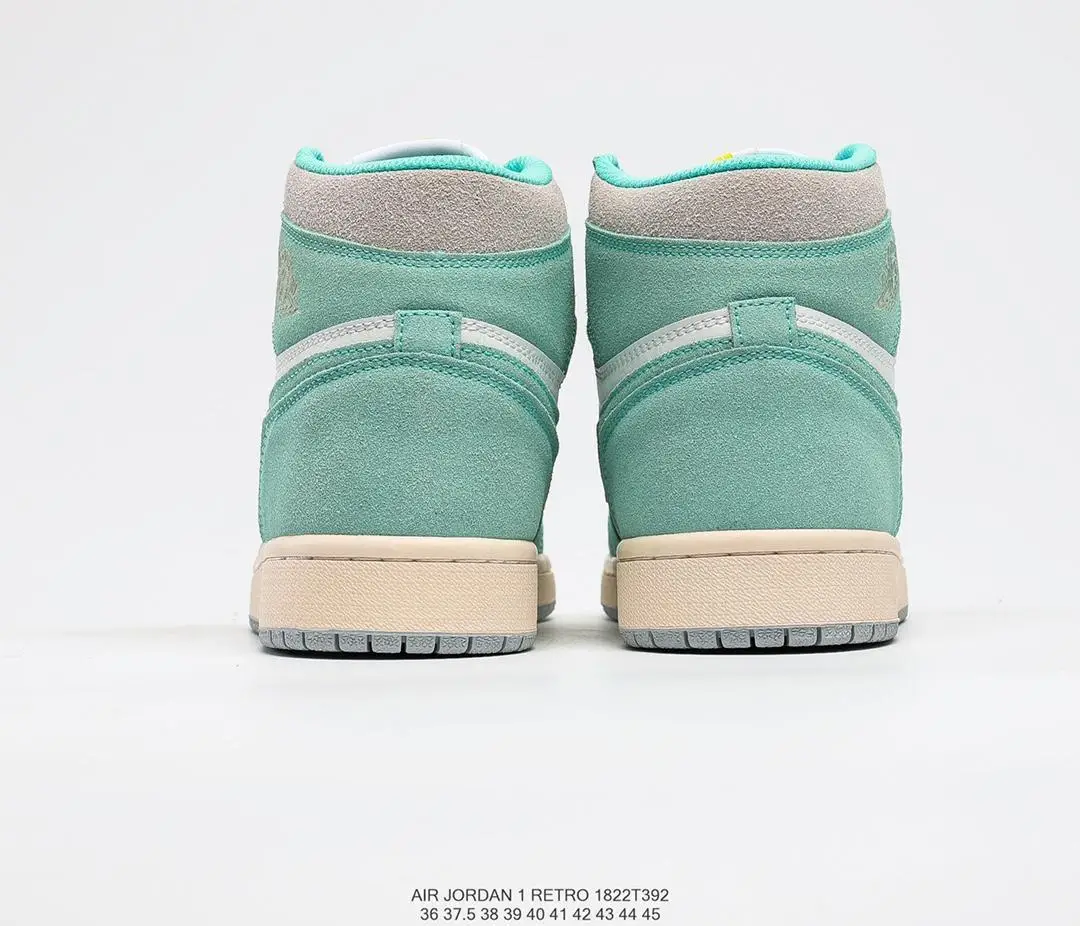 

New Running Shoes for Man Lightweight Cushioning Sneakers Men Shoes Hollow Bottom Trend Luminous Sports Male Footwear Size 39-46