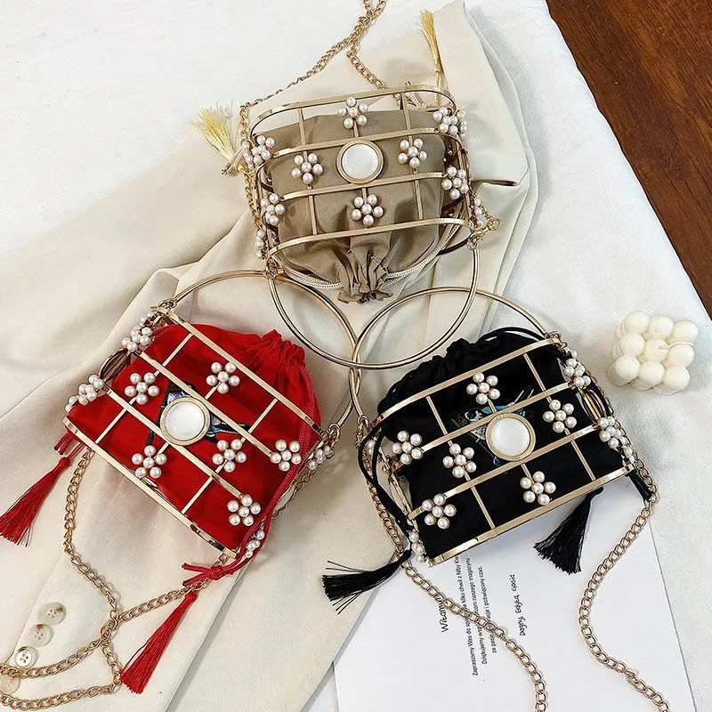 Женская вечерняя сумка в клетку металлическая рама ковш жемчужный Свадебный