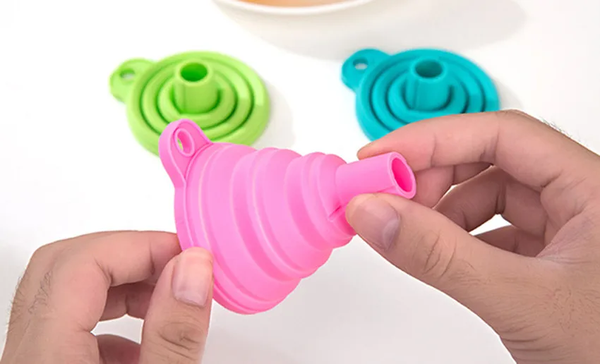 

Kitchen Tool DIY Food-Grade Folding Silicone Funnel Household Liquid Dispensing Mini Funnel Random Color