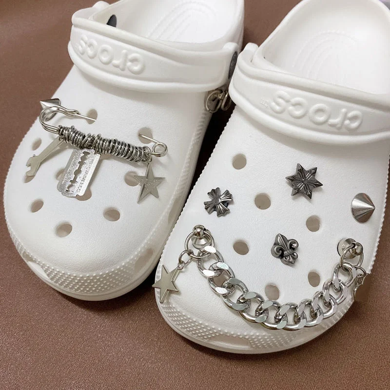 

Punk Vintage Croc Charms Designer DIY Metal Rivet Clogs Shoes Accessories Luxury Fashion Shoe Charms for Crocs All-match Quality