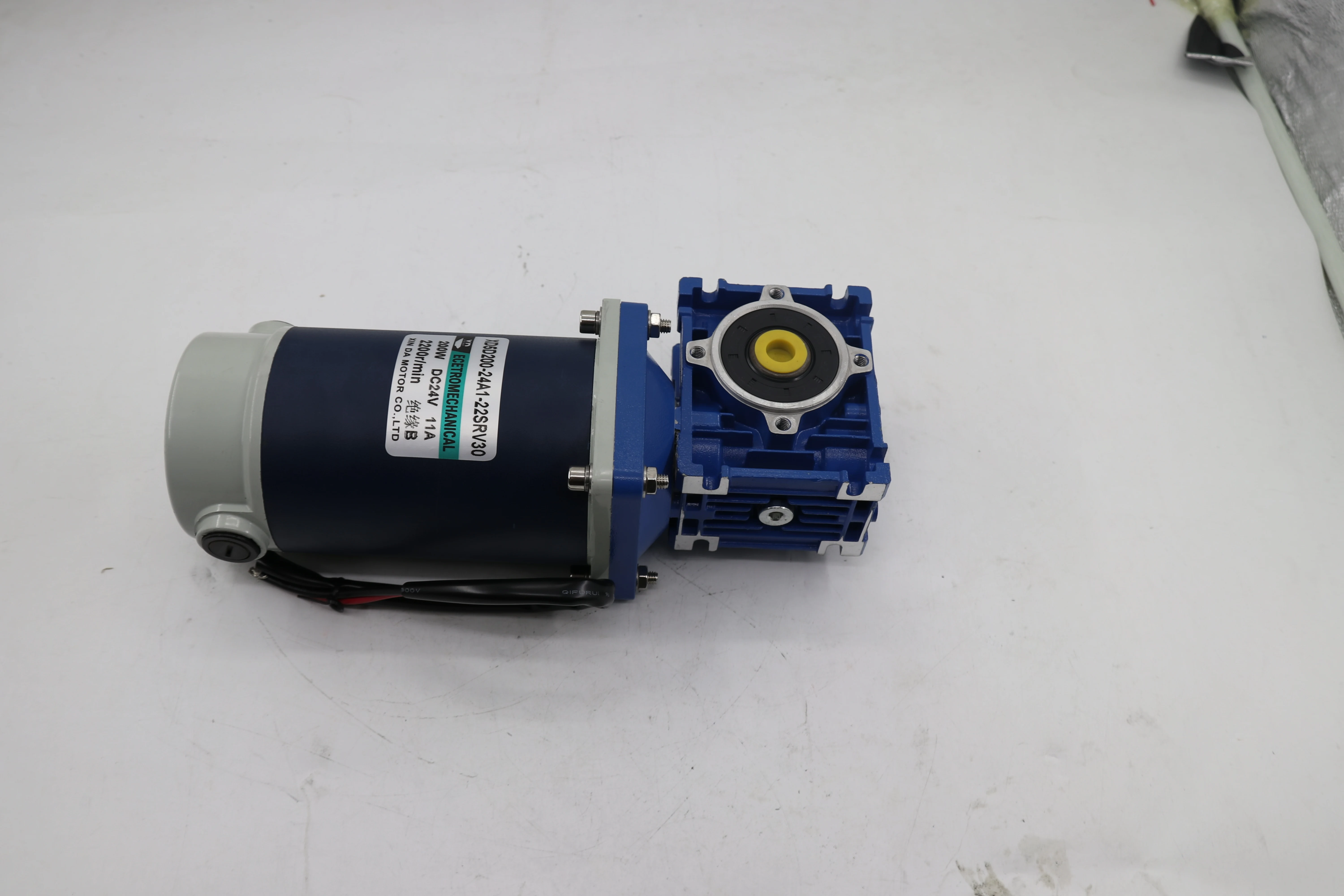 Редукторный двигатель постоянного тока 200 Вт RV30 низкоскоростной с