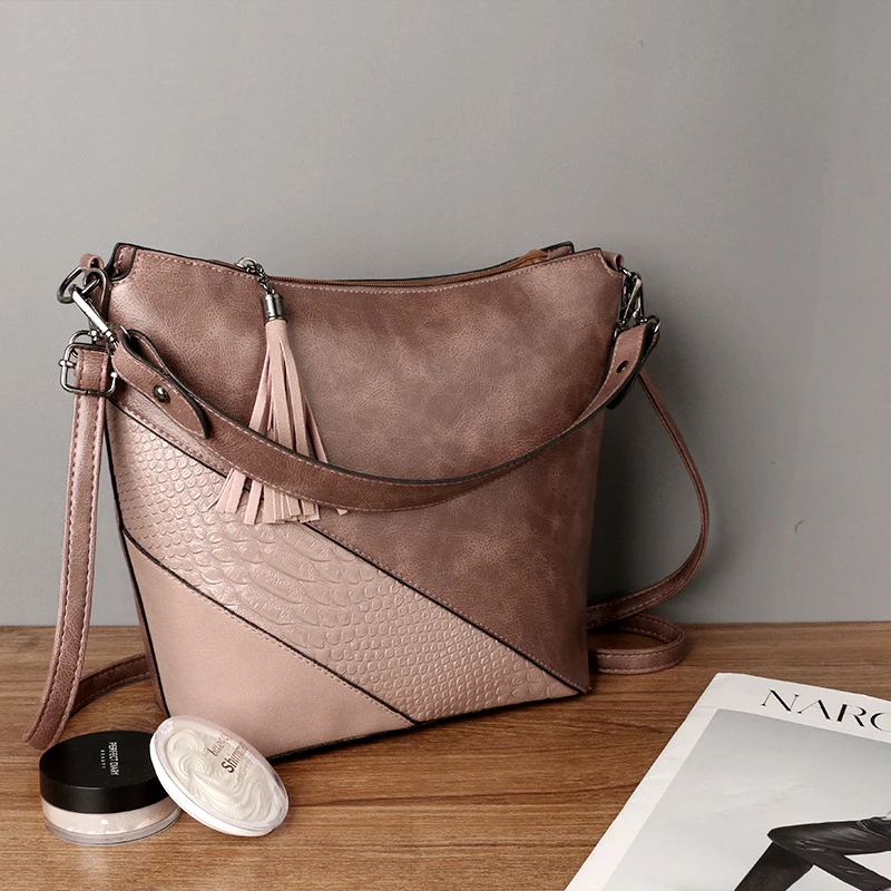 aliwood Serpentine Leather Women Bags Shoulder Bags Tassel Patchwork Female Crossbody Bags Casual Fringed Women's Handbag Bolsos
