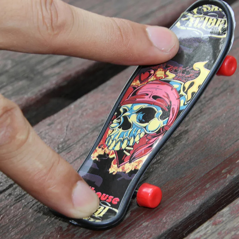 4 шт./компл. необычные цветные пластиковые скейтборды для пальцев с мультяшным