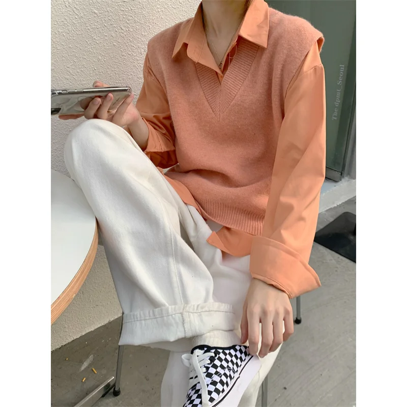 Женский жилет с V-образным вырезом |