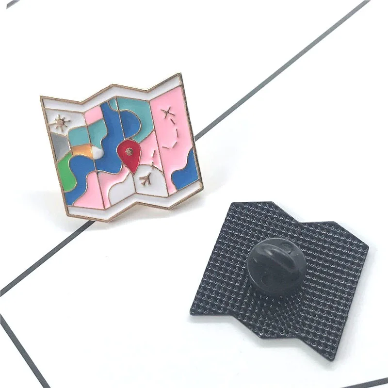 Женская Брошь в виде карты из мультфильма 2 цвета эмалированная булавка для