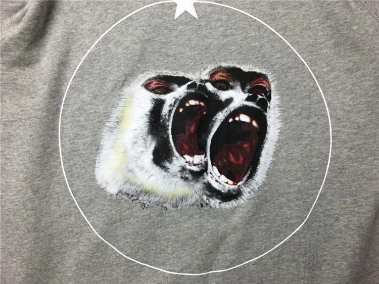 

Hoodies & Sweatshirts