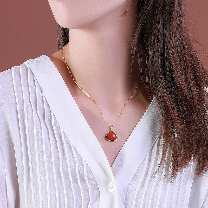 

Top Quality S925 Pure Silver Gold-Plated South Red Agate Pendant Necklace Geometric Collar Bone Chain Set Chain Jade Pendant