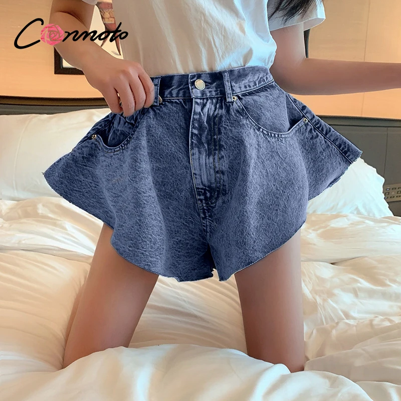 

Conmoto Casual Blue loose ruffled denim shorts women Sexy lady button shorts Holiday female high street bottom fashion new 2021