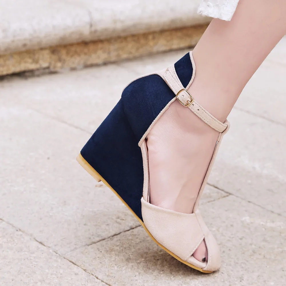Новые летние женские пикантные туфли из флока на платформе с Т образным ремешком