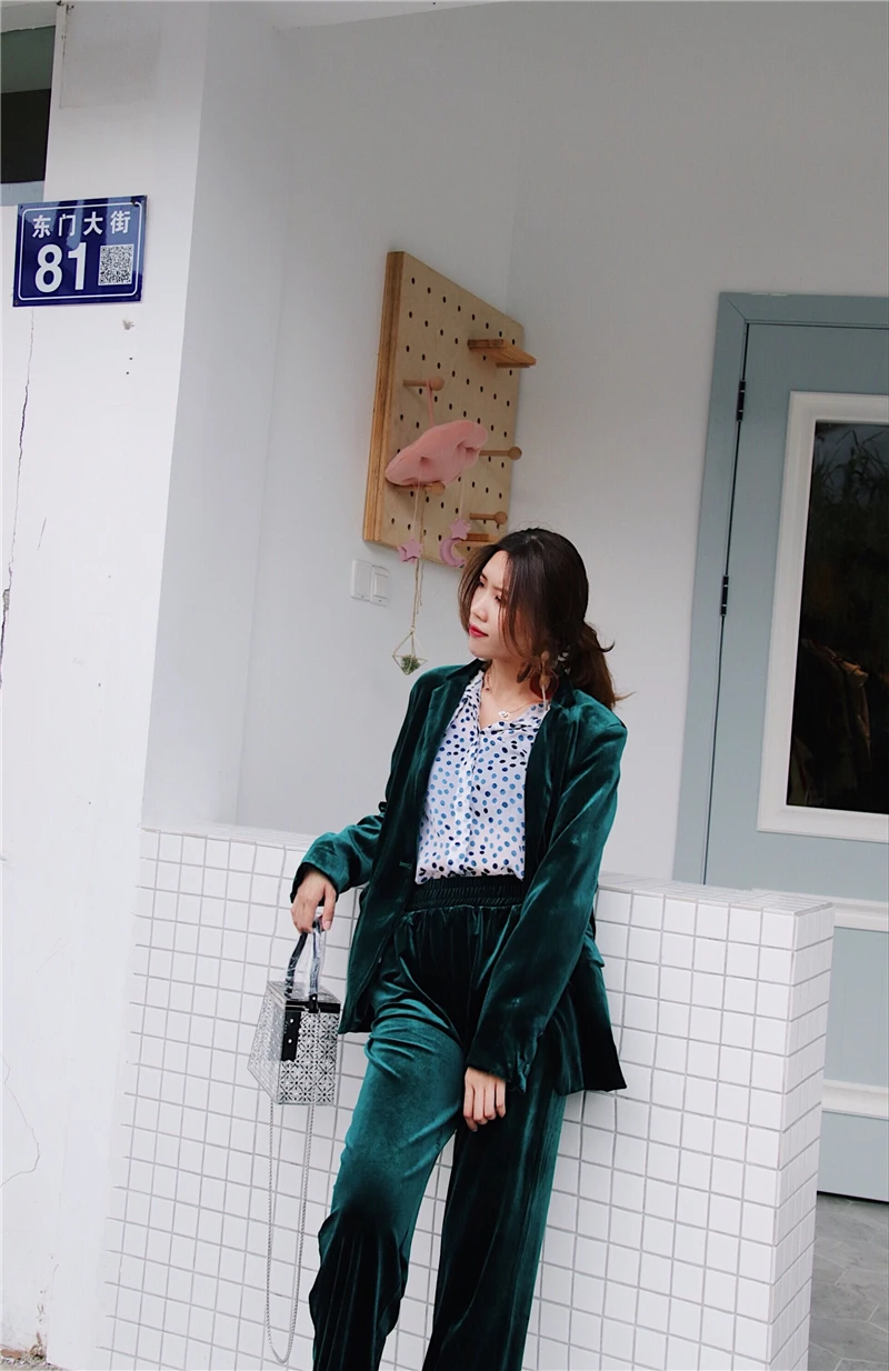 

TMODA788 Za Women Velvet Vintage Pant Velvet Suits Blazer Jacket + Wide Leg Pants 2 Piece Set Office Lady Workwearpant Suits Set