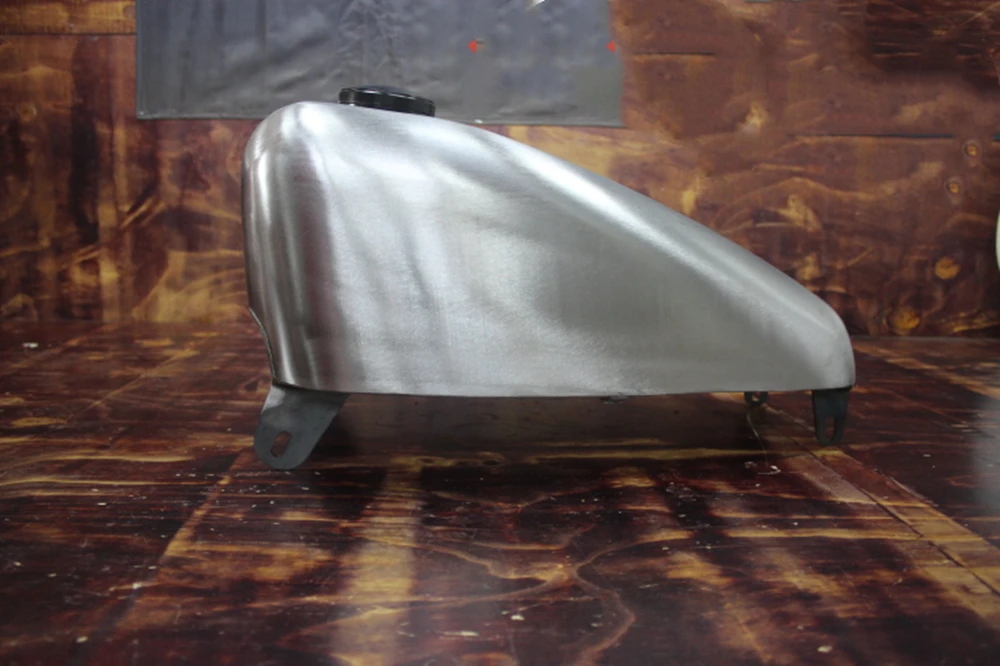 

9L Motorcycle Petrol Gas Fuel Tank For YAMAHA DRAG STAR 400 540 650 With Gas Cap Motorbike Motor Bike Oil Capacity Can System