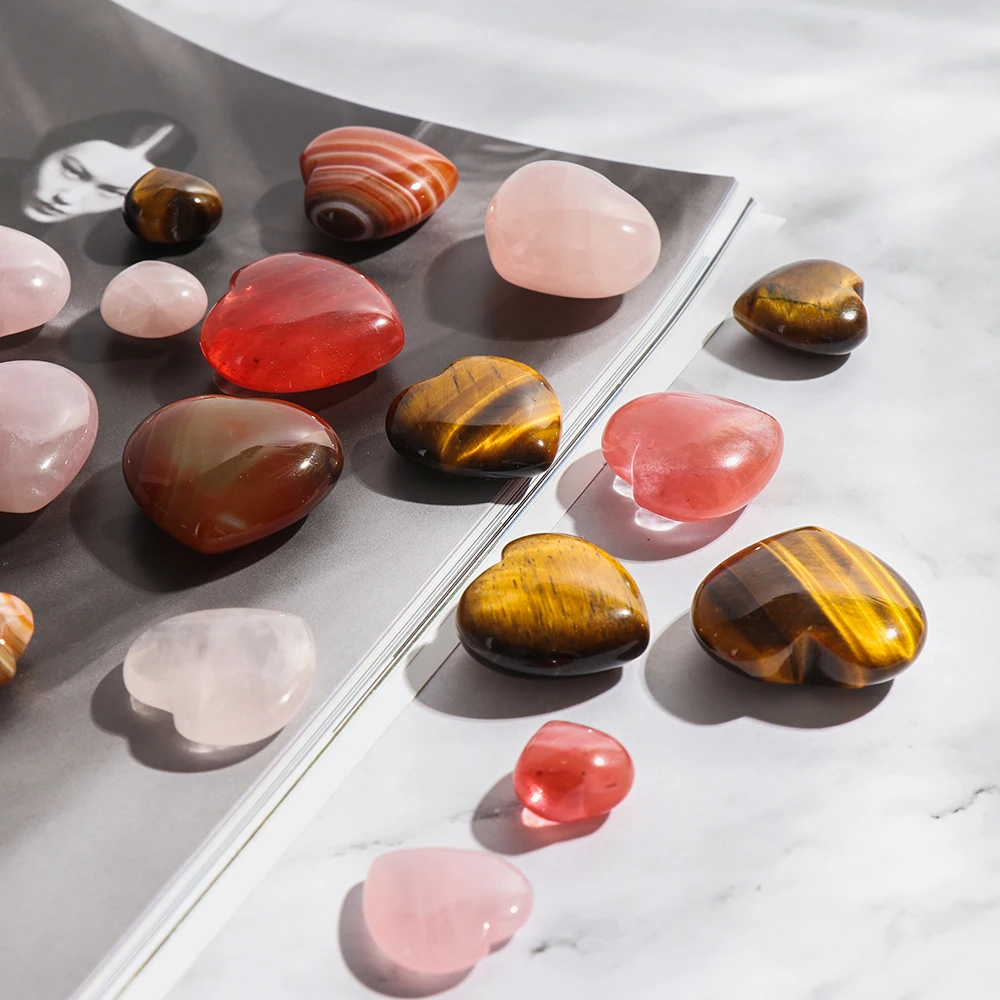 1 шт. натуральный камень в форме сердца Роза полоску кристалл резная ладонь