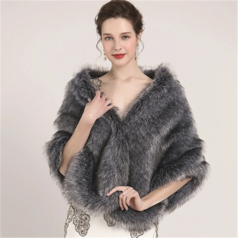 

Bealegantom 2021 luxury High Quality White Winter Warm Wedding Wraps Bridal Cape Fur Jacket Bridal Party Wedding In Stock QA1662