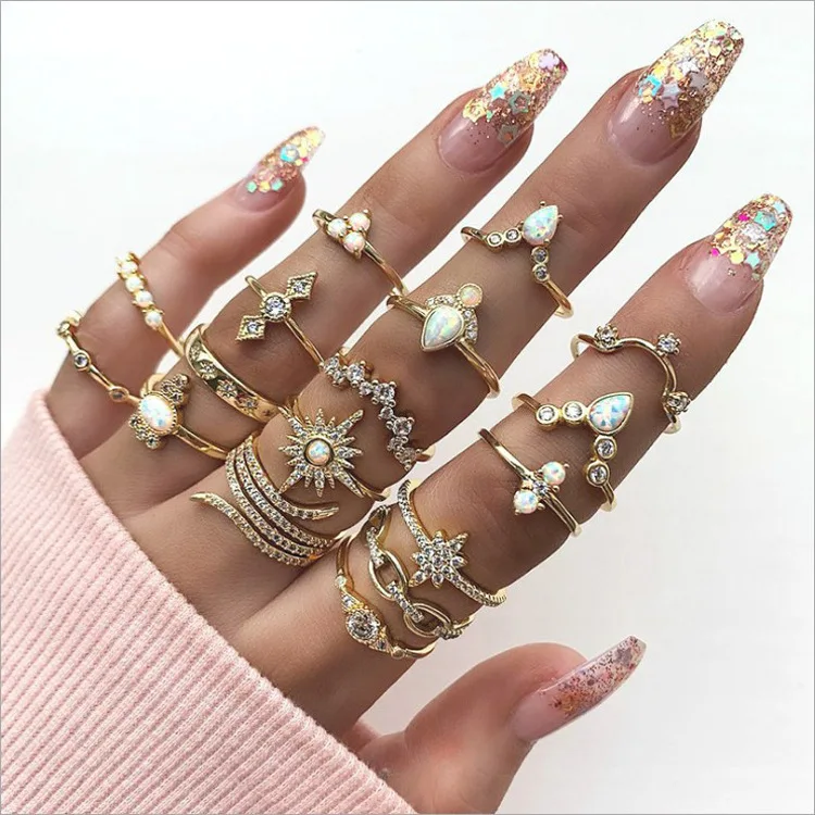 

2021 trend Boho Crystal Knuckle Flower Rings Set Gold Finger Joint Stackable Ring for Women and Girls gift (Pack of 17)