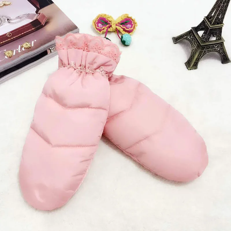 pink Зимние новые кружевные милые Пуховые перчатки Модные женские бархатные теплые водонепроницаемые перчатки - Цвет: pink