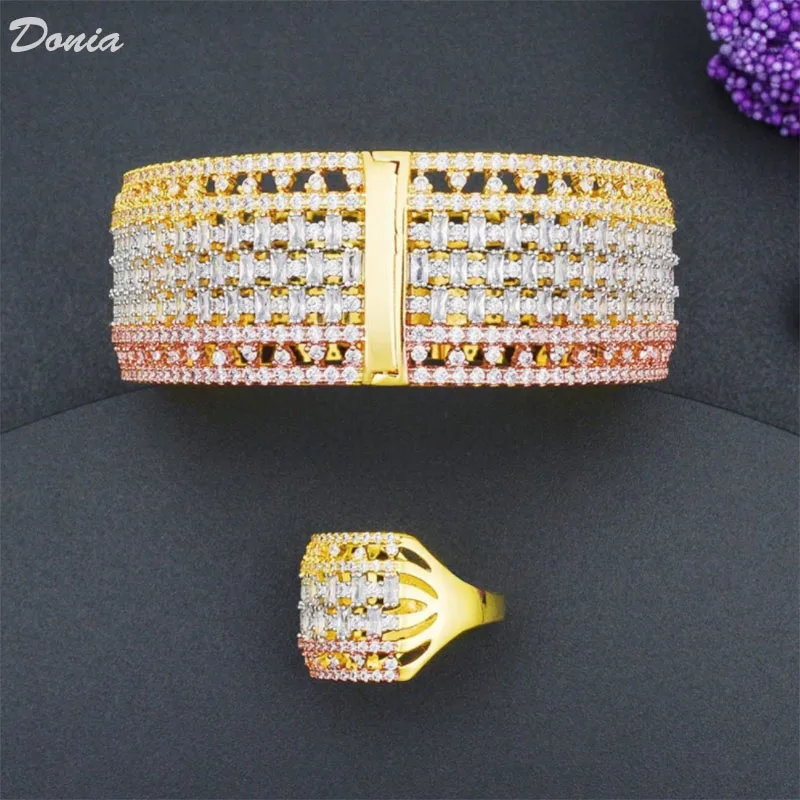 

Женский европейский и американский Африканский трапециевидный циркониевый браслет AAA, розовое золото, трехцветный бриллиантовый набор кол...