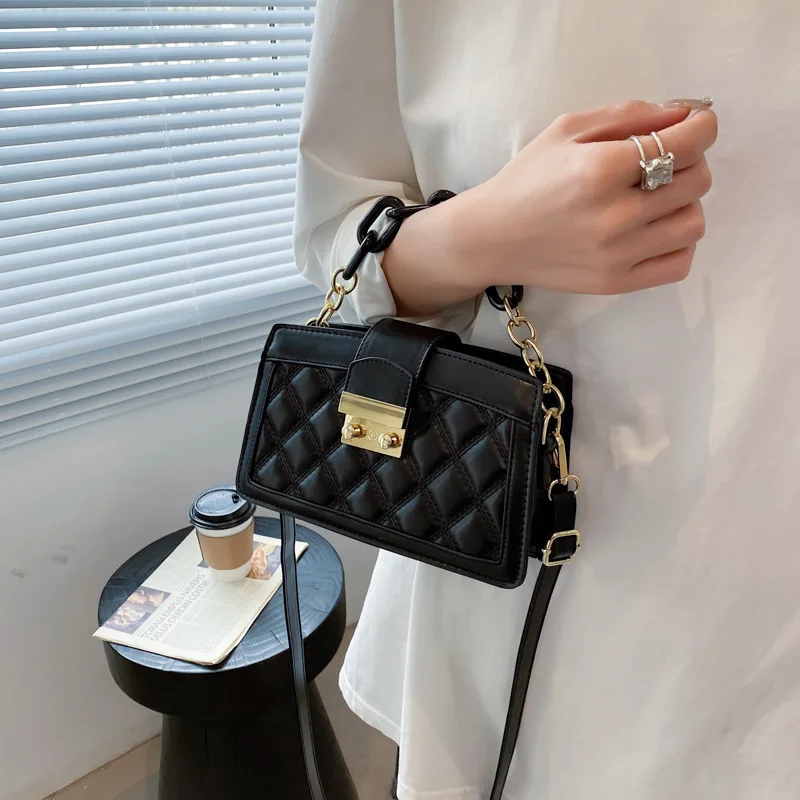 

Summer New Small Bag Female 2021 Korean Fashion Thick Chain Texture Lingge Xiuxiu Single Shoulder Messenger Small Square Bag