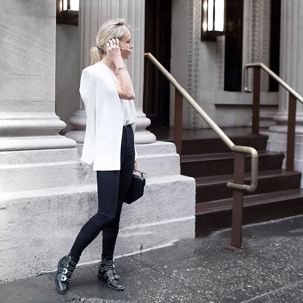 Женские ботильоны из натуральной кожи с заклепками и пряжкой | Обувь