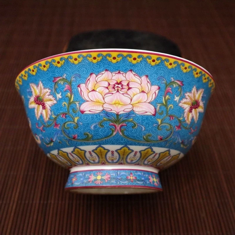 

Chinese Old Porcelain Pastel Painting Enamel-Glazed Flower Pattern Bowl