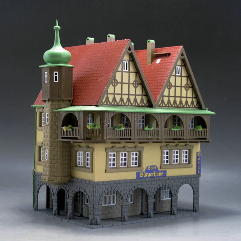 

1/87 модель сцены поезда может использоваться для сборки больших домов вокруг железной дороги