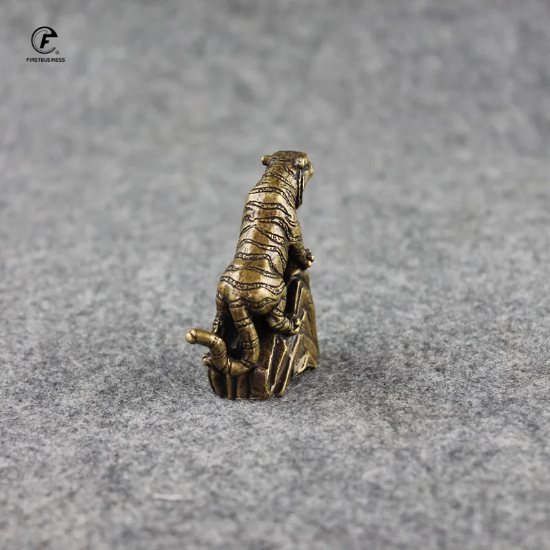 Винтажная металлическая Медная скульптура тигра зодиака сибирского карманная