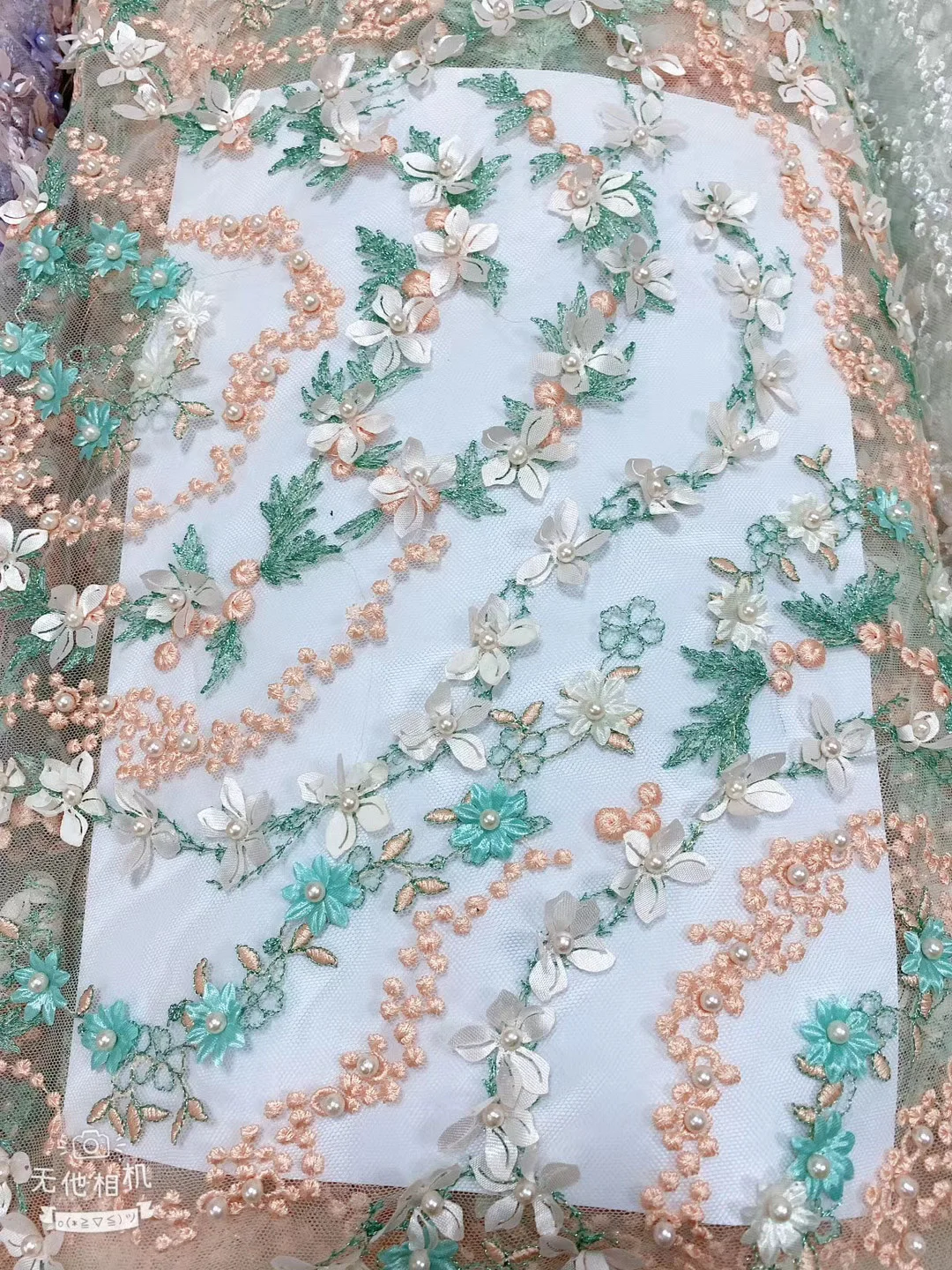 

(5 ярдов/шт) Высококачественная африканская французская сетчатая кружевная 3D Тюль с аппликацией цветами, сетчатая кружевная ткань с бусинам...