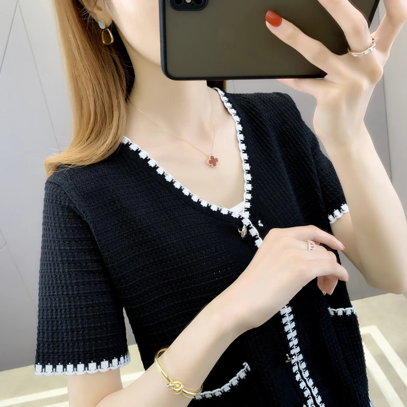 Кардиган с V-образным вырезом карманами и пуговицами |