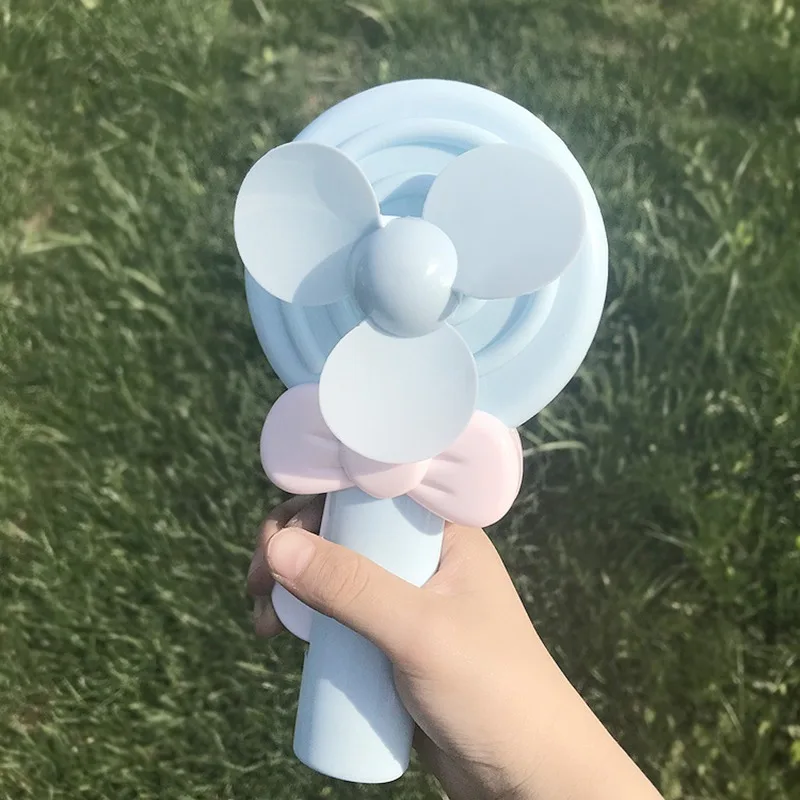 

Practical Hand-pressed Children's Small Fan, Environmentally Friendly Mini Fan, Can Be Used Only By Pressing, No Power Supply