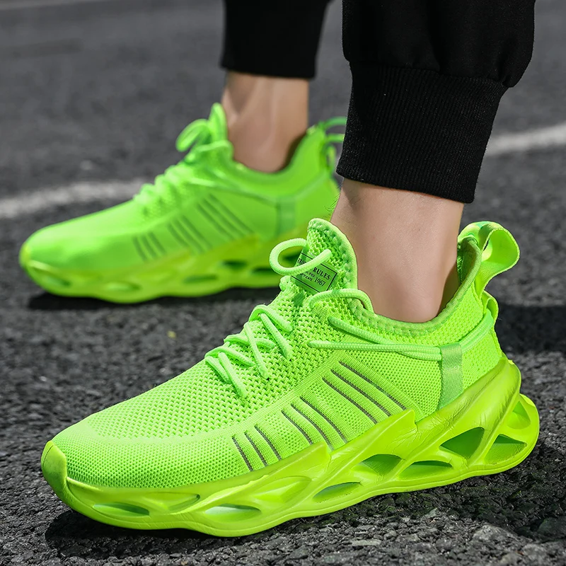 

Breathable Sneakers Men Casual Shoes Sneakers Fashion Light Breathable Men's White Mesh Zapatos Transpirables Hombre Slip On
