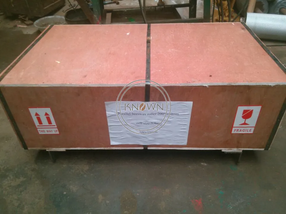 Параллельная машина для нанесения тонального крема из пчелиного воска 170*750 мм |