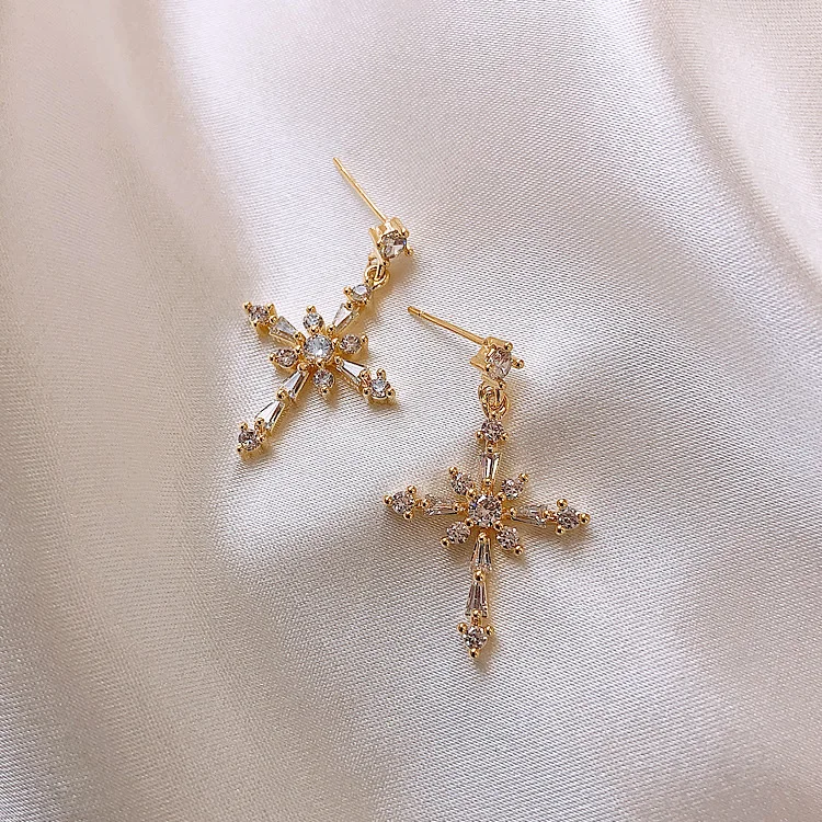 

Zircon Cross Stud Earrings for Women New Fashion Earrings