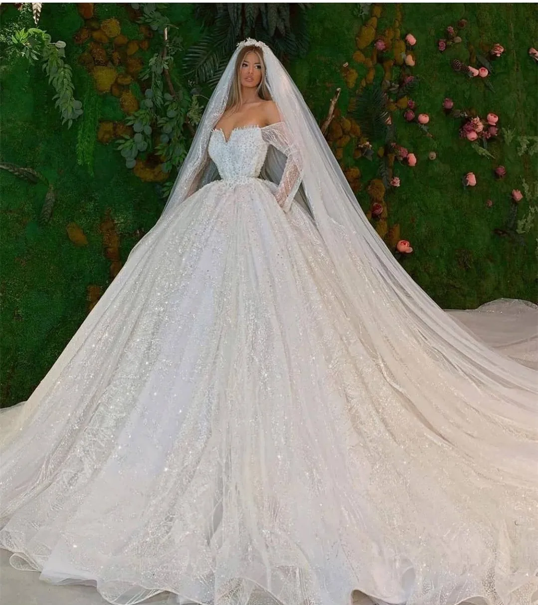 

Pearls Appliques Ball Gown Wedding Dresses Beads Off The Shoulder Bridal Gowns Lace V Neck Long Sleeves Vestidos De Novia