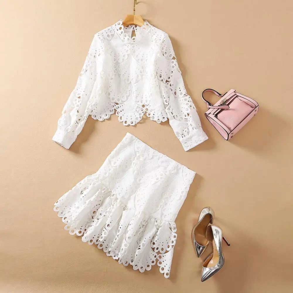 

В европейском и американском стиле; Женская обувь и одежда 2021 зимняя новая стильная футболка с длинными рукавами с выдолбленными участками,...