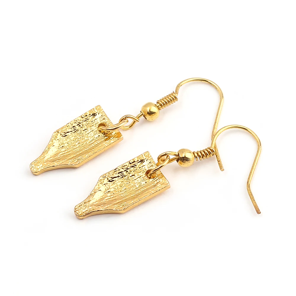 Золотой цвет аниме Jojo Необычные приключения серьги мультфильм металлическая