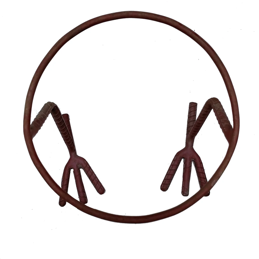 

Железная форма держателя для растений куриная нога идеально подходит для использования в помещении или на улице