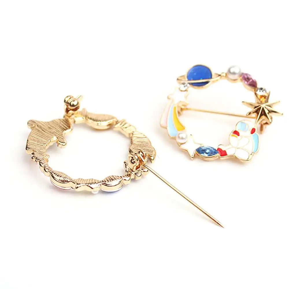 Космическая эмалированная булавка круглая синяя брошь космонавты и ракеты