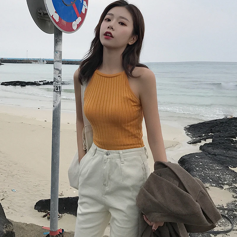 Женский ТРИКОТАЖНЫЙ УКОРОЧЕННЫЙ ТОП на бретельках облегающая трикотажная